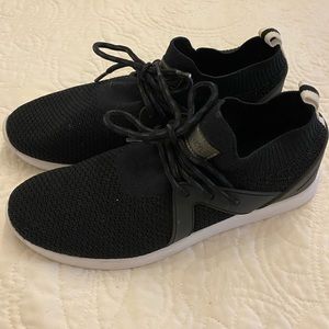 Kendall and Kylie black sneaker shoes